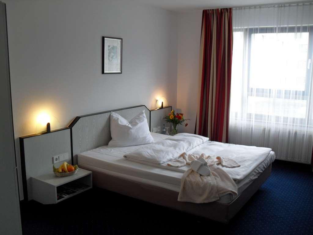 City Hotel Fortuna Reutlingen Szoba fotó