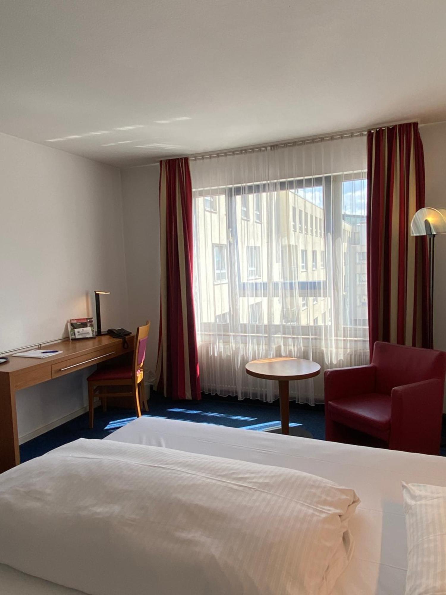 City Hotel Fortuna Reutlingen Szoba fotó